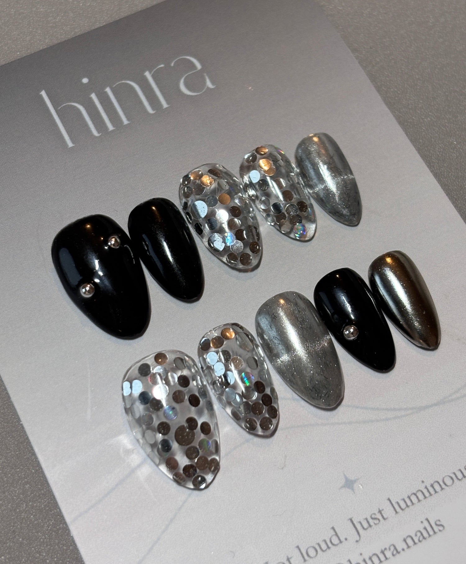 black and silver reflective press on nails – Silent Gleam by Hinra