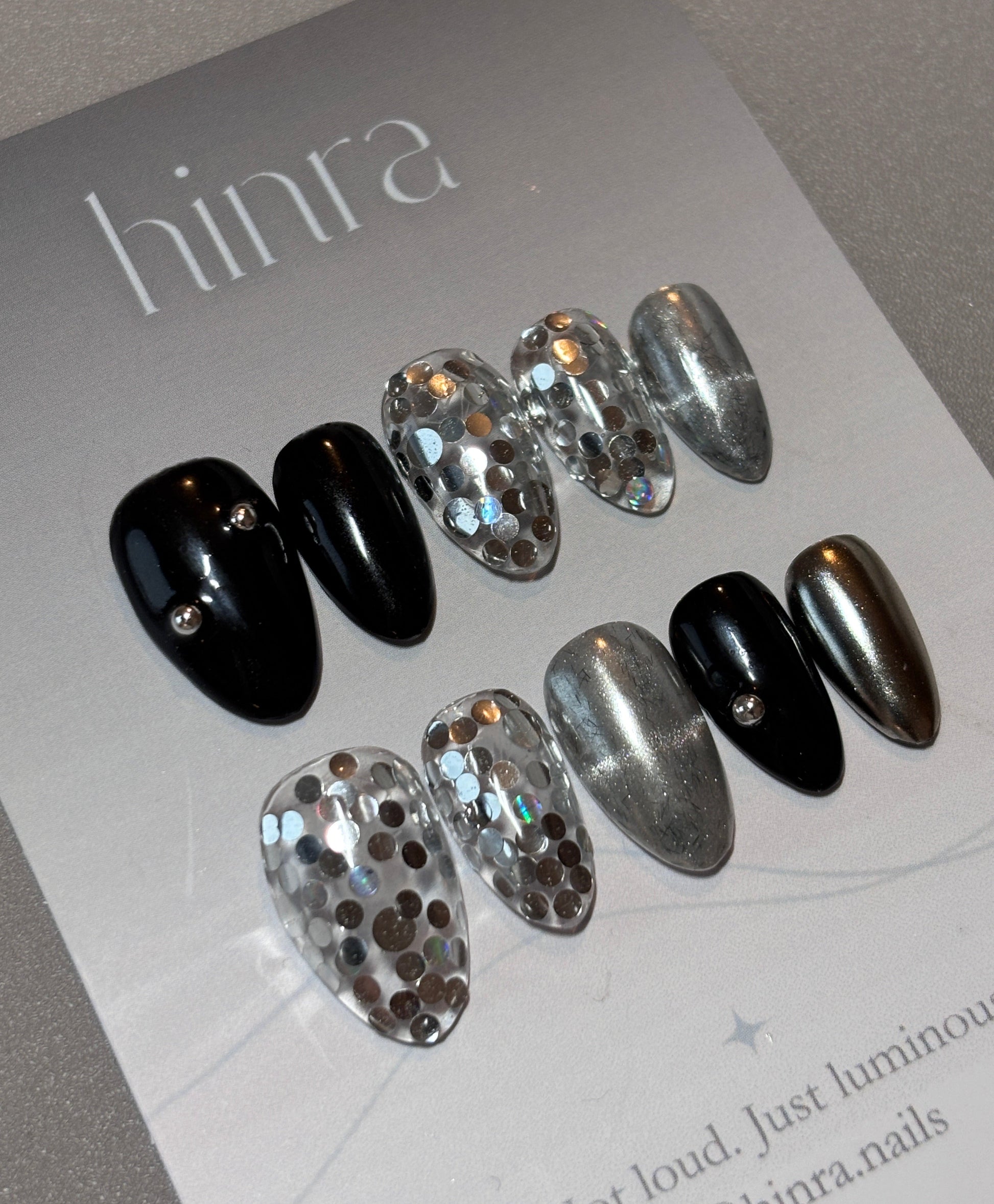 black and silver reflective press on nails – Silent Gleam by Hinra